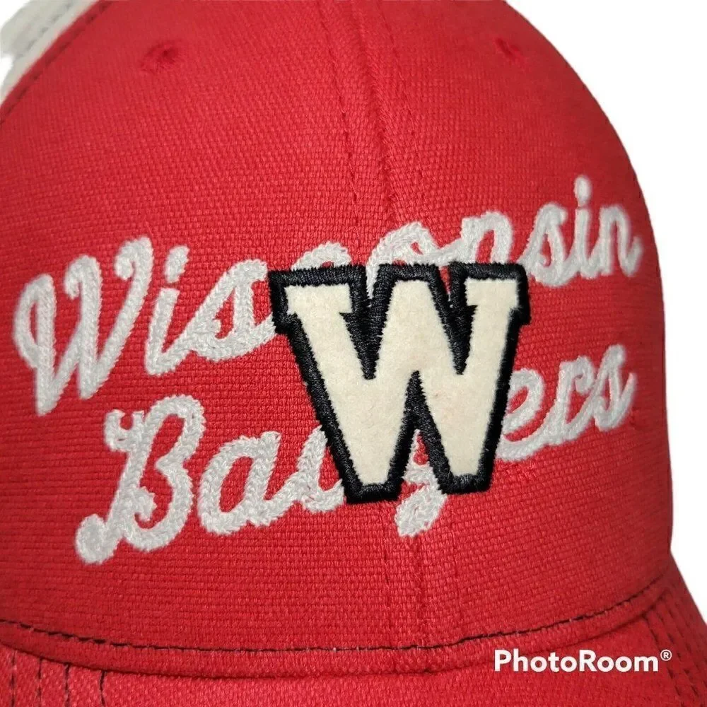 Adidas Wisconsin Badgers Hat Mens S/M‎